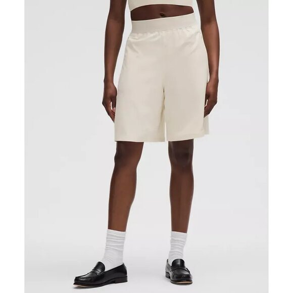 Lululemon Swift Relaxed 9" Shorts Logo Waistband Light Ivory - Size XXS S XL - Picture 1 of 3